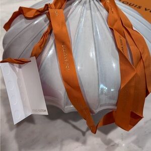 Louis Vuitton Orange Ribbon with White Shell Accent with box
